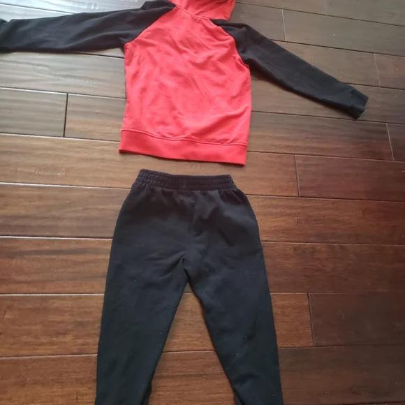 Boys Red & Black Puma Sweat Set - Picture 4 of 5